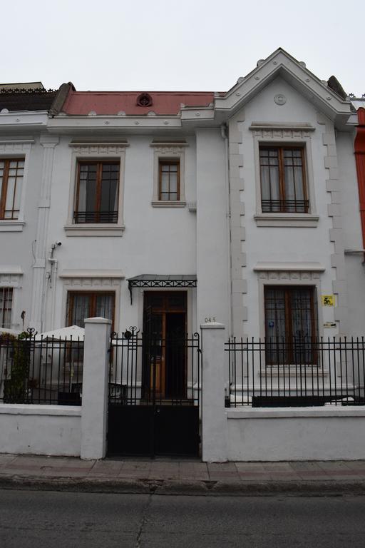Casa Roble Hostal Boutique Santiago Exterior photo